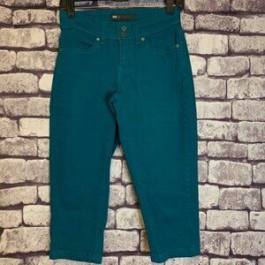 🎉🎉Host Pic🎉🎉 Levi's Green Crop Pants Size 4